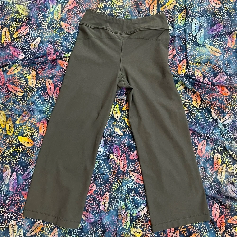 Women's Nike Power Dri-FIT Workout Pants dark gray flared size XS (0-2)